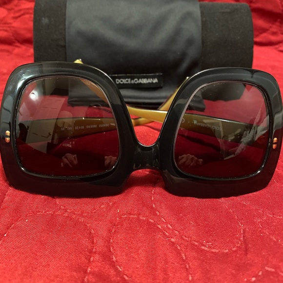 Sunglasses - Picture 4 of 8